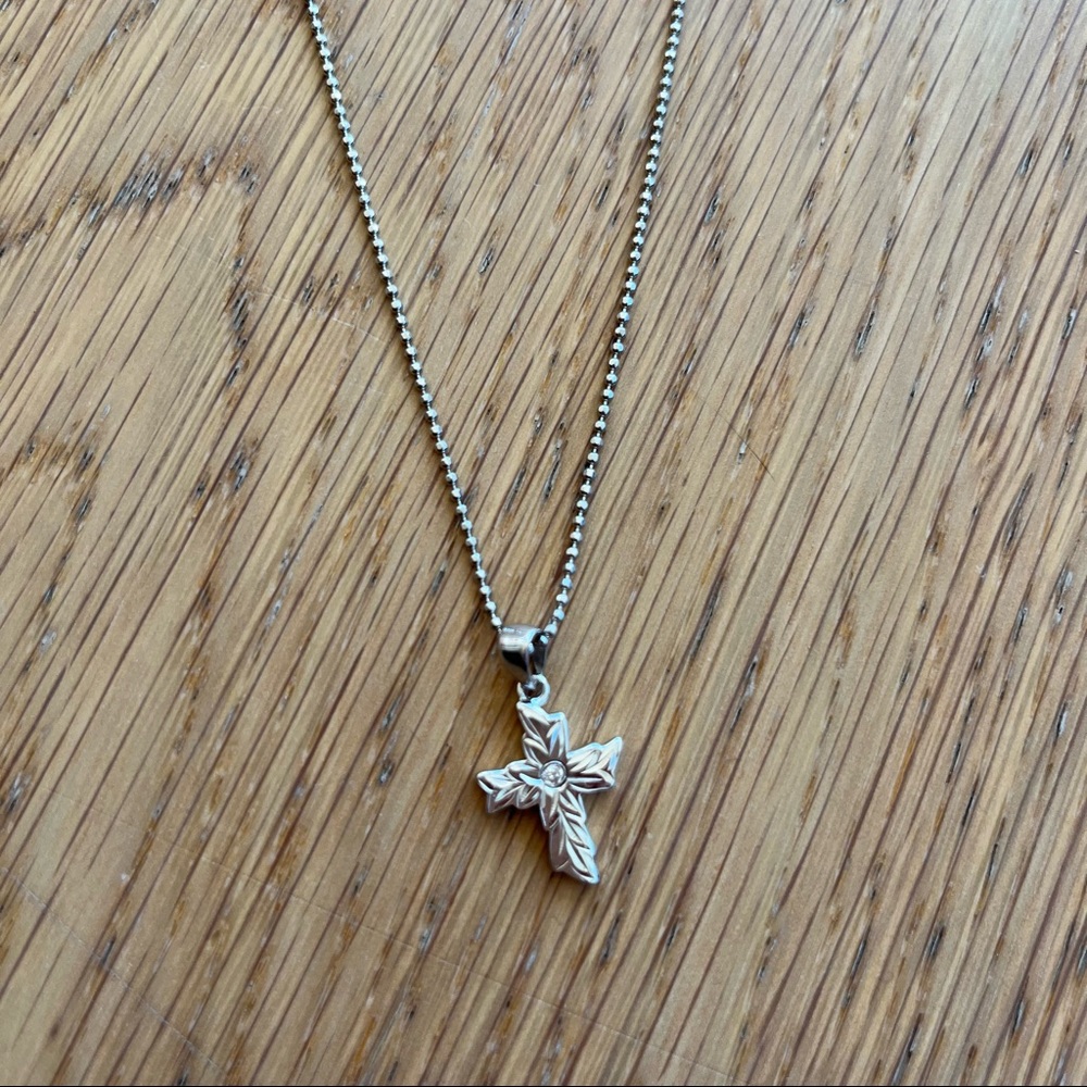 Sterling Silver Artsy Cross - Picture 2 of 8